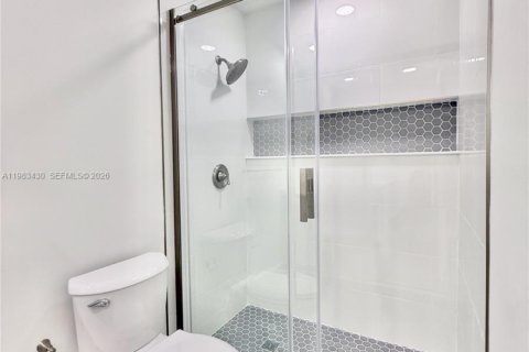 Townhouse in Palm Beach Gardens, Florida 3 bedrooms, 166.85 sq.m. № 2048827 - photo 16