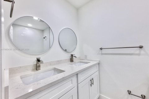 Townhouse in Palm Beach Gardens, Florida 3 bedrooms, 166.85 sq.m. № 2048827 - photo 19