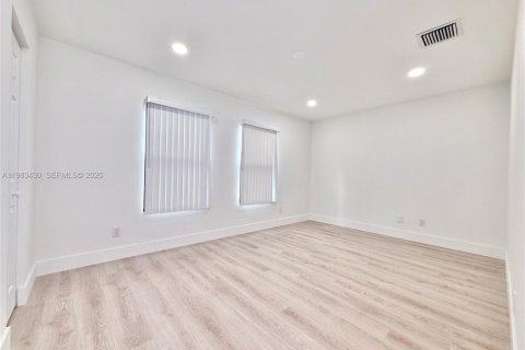 Townhouse in Palm Beach Gardens, Florida 3 bedrooms, 166.85 sq.m. № 2048827 - photo 21