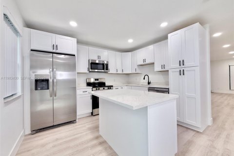 Townhouse in Palm Beach Gardens, Florida 3 bedrooms, 166.85 sq.m. № 2048827 - photo 9