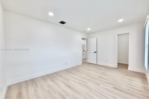 Townhouse in Palm Beach Gardens, Florida 3 bedrooms, 166.85 sq.m. № 2048827 - photo 22