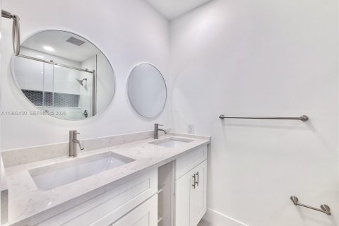 Townhouse in Palm Beach Gardens, Florida 3 bedrooms, 166.85 sq.m. № 2048827 - photo 15