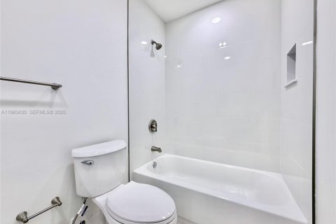 Townhouse in Palm Beach Gardens, Florida 3 bedrooms, 166.85 sq.m. № 2048827 - photo 20