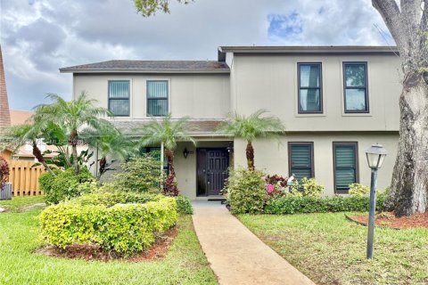 Townhouse in Palm Beach Gardens, Florida 3 bedrooms, 166.85 sq.m. № 2048827