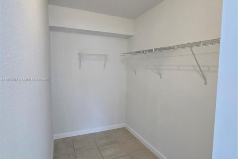 Condo in Homestead, Florida, 2 bedrooms  № 1926700 - photo 11