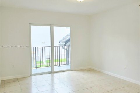 Condo in Homestead, Florida, 2 bedrooms  № 1926700 - photo 7