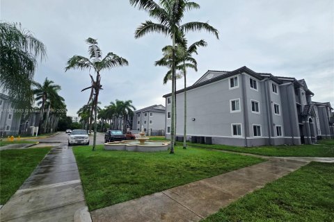 Condo in Homestead, Florida, 2 bedrooms  № 1926700 - photo 25