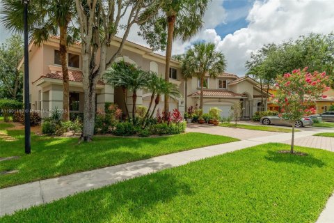 Снять в аренду виллу или дом в Лейк-Уорт, Флорида 5 спален, 281.31м2, № 1952325 - фото 2