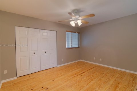 Снять в аренду виллу или дом в Лейк-Уорт, Флорида 5 спален, 281.31м2, № 1952325 - фото 18