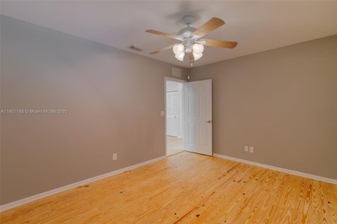 Снять в аренду виллу или дом в Лейк-Уорт, Флорида 5 спален, 281.31м2, № 1952325 - фото 19