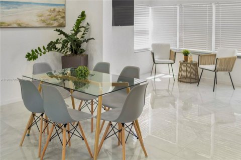 Villa ou maison à louer à Fort Lauderdale, Floride: 3 chambres, 93.46 m2 № 1967661 - photo 9