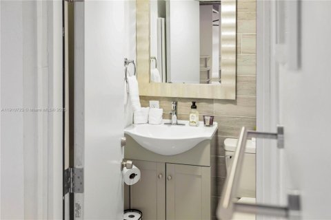 Villa ou maison à louer à Fort Lauderdale, Floride: 3 chambres, 93.46 m2 № 1967661 - photo 18