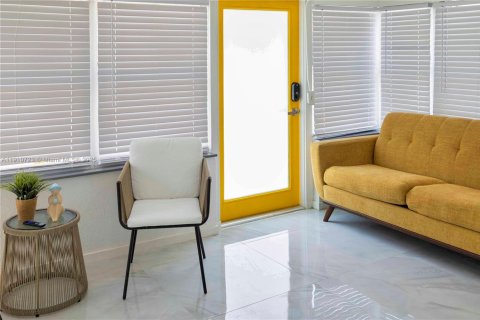Villa ou maison à louer à Fort Lauderdale, Floride: 3 chambres, 93.46 m2 № 1967661 - photo 2