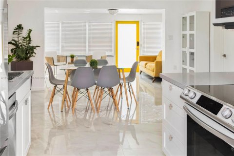 Villa ou maison à louer à Fort Lauderdale, Floride: 3 chambres, 93.46 m2 № 1967661 - photo 4