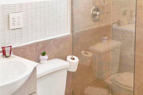 Villa ou maison à louer à Fort Lauderdale, Floride: 3 chambres, 93.46 m2 № 1967661 - photo 17