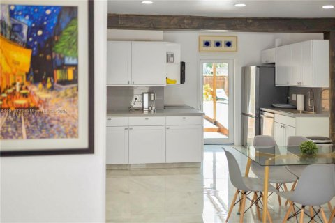 Villa ou maison à louer à Fort Lauderdale, Floride: 3 chambres, 93.46 m2 № 1967661 - photo 13