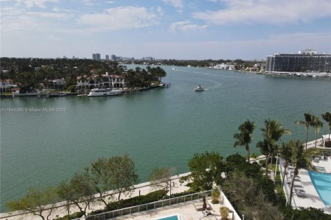 Condo in Miami Beach, Florida, 3 bedrooms  № 1834478 - photo 14