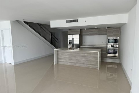 Condo in Miami Beach, Florida, 3 bedrooms  № 1834478 - photo 12