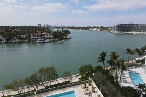Condo in Miami Beach, Florida, 3 bedrooms  № 1834478 - photo 11