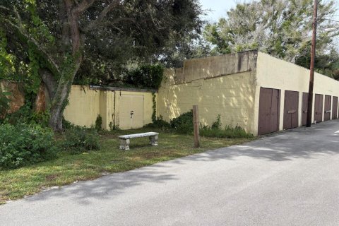 Commercial property in St. Lucie, Florida № 2399978 - photo 4