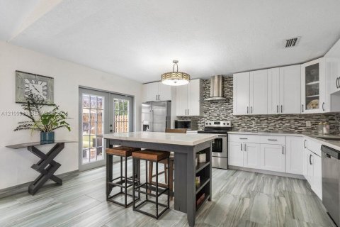 Villa ou maison à louer à Deerfield Beach, Floride: 4 chambres, 138.7 m2 № 2401666 - photo 8