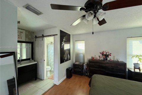 Villa ou maison à louer à Deerfield Beach, Floride: 4 chambres, 138.7 m2 № 2401666 - photo 15