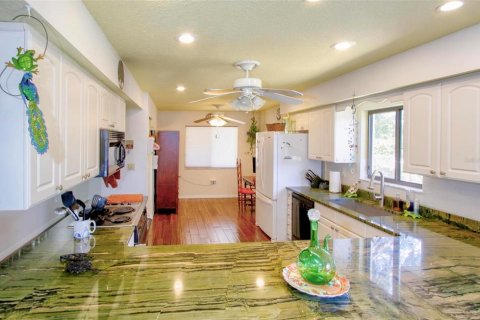 Copropriété à vendre à Weeki Wachee, Floride: 2 chambres, 126.63 m2 № 2216510 - photo 15