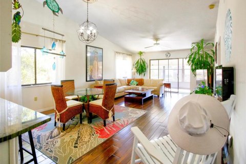 Copropriété à vendre à Weeki Wachee, Floride: 2 chambres, 126.63 m2 № 2216510 - photo 14