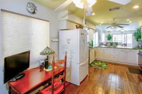 Copropriété à vendre à Weeki Wachee, Floride: 2 chambres, 126.63 m2 № 2216510 - photo 6