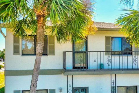 Condo in Weeki Wachee, Florida, 2 bedrooms № 2216510