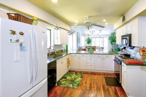 Copropriété à vendre à Weeki Wachee, Floride: 2 chambres, 126.63 m2 № 2216510 - photo 8