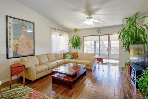 Copropriété à vendre à Weeki Wachee, Floride: 2 chambres, 126.63 m2 № 2216510 - photo 18