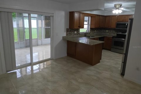 Casa en alquiler en Spring Hill, Florida, 2 dormitorios, 95.97 m2 № 1904141 - foto 5