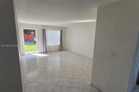 Condominio en alquiler en Hollywood, Florida, 1 dormitorio, 59.92 m2 № 2033720 - foto 5