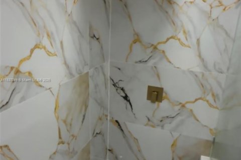 Снять в аренду кондоминиум в Майами-Гарденс, Флорида 3 спальни, 119.66м2, № 1977868 - фото 10