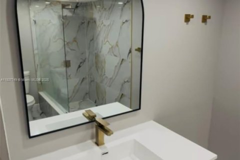 Снять в аренду кондоминиум в Майами-Гарденс, Флорида 3 спальни, 119.66м2, № 1977868 - фото 12