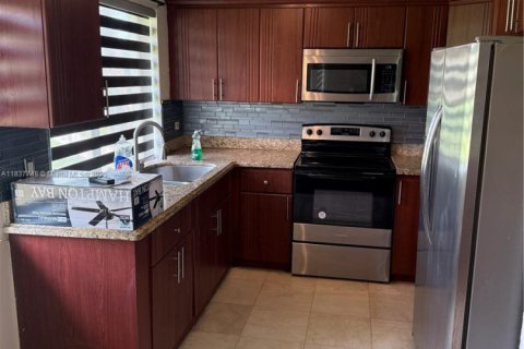 Снять в аренду кондоминиум в Майами-Гарденс, Флорида 3 спальни, 119.66м2, № 1977868 - фото 18