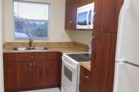 Condo in Hollywood, Florida, 1 bedroom  № 2088000 - photo 20