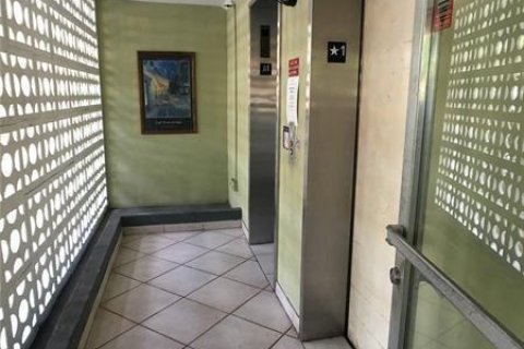 Condo in Hollywood, Florida, 1 bedroom  № 2088000 - photo 9