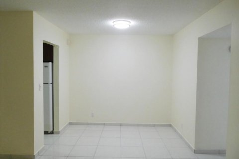 Condo in Hollywood, Florida, 1 bedroom  № 2088000 - photo 26