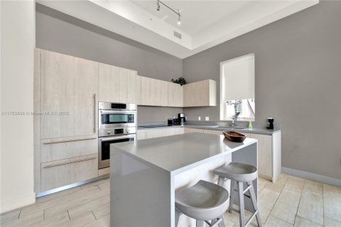 Condo in Hollywood, Florida, 2 bedrooms  № 1863971 - photo 5