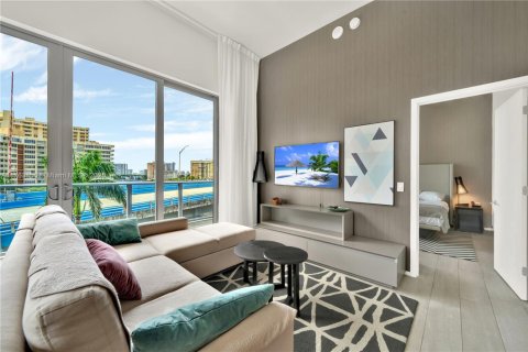 Condo in Hollywood, Florida, 2 bedrooms  № 1863971 - photo 13