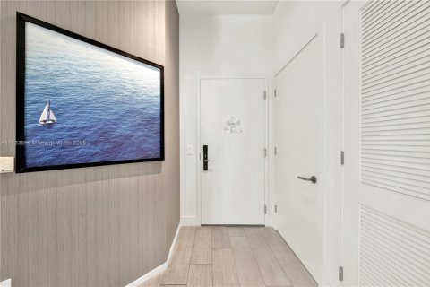 Condo in Hollywood, Florida, 2 bedrooms  № 1863971 - photo 2