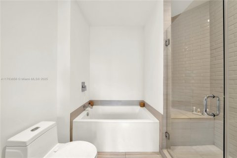 Condo in Hollywood, Florida, 2 bedrooms  № 1863971 - photo 22