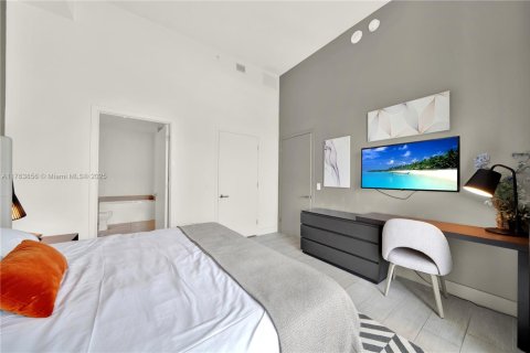 Condo in Hollywood, Florida, 2 bedrooms  № 1863971 - photo 18