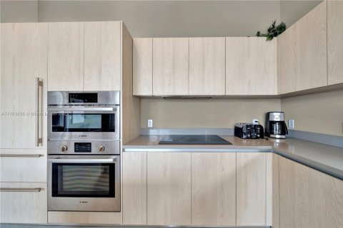 Condo in Hollywood, Florida, 2 bedrooms  № 1863971 - photo 10