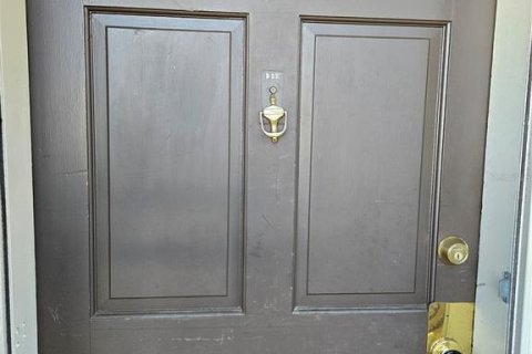 Condominio en alquiler en Largo, Florida, 1 dormitorio, 64.1 m2 № 1869117 - foto 1