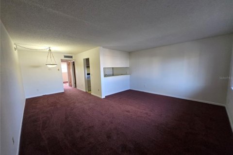 Condominio en alquiler en Largo, Florida, 1 dormitorio, 64.1 m2 № 1869117 - foto 3
