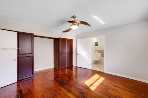 House in Davie, Florida 3 bedrooms № 1573299 - photo 20