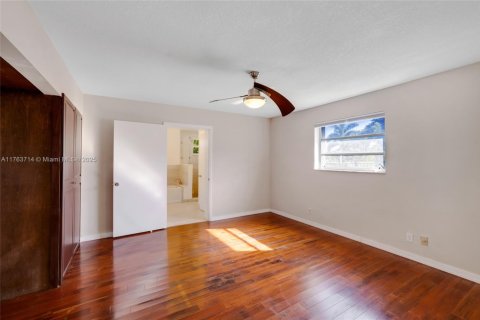 House in Davie, Florida 3 bedrooms № 1573299 - photo 19
